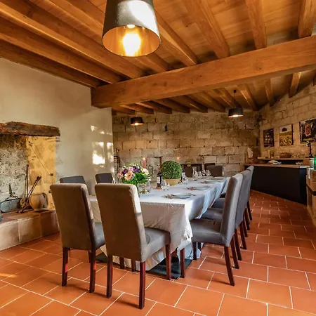 Hotel Le Castel Pierre - 7ch&7sdb Avec Clim, Piscine Xl, Ping-pong, Salle Fitness Et Sauna Pour 15 Personnes 4*