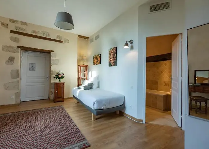 Le Castel Pierre - 7ch&7sdb Avec Clim, Piscine Xl, Ping-pong, Salle Fitness Et Sauna Pour 15 Personnes Отель 4*