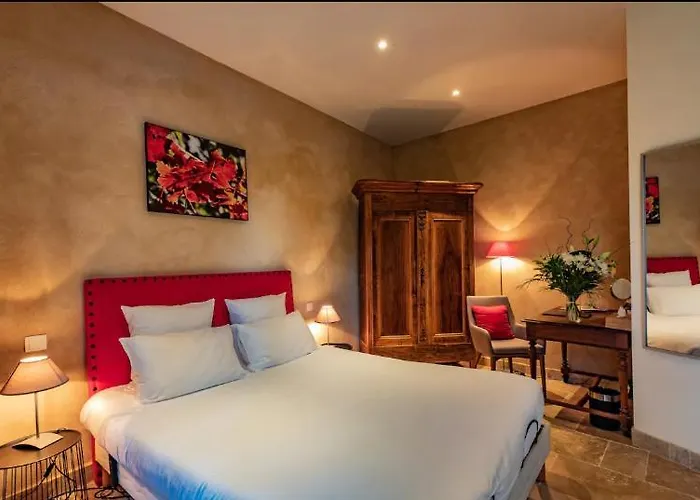 Hotel Le Castel Pierre - 7ch&7sdb Avec Clim, Piscine Xl, Salle Fitness Et Sauna Pour 18 Personnes