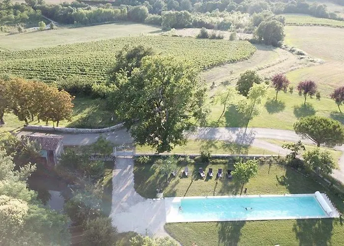 Hotel Le Castel Pierre - 7ch&7sdb Avec Clim, Piscine Xl, Ping-pong, Salle Fitness Et Sauna Pour 15 Personnes 4*