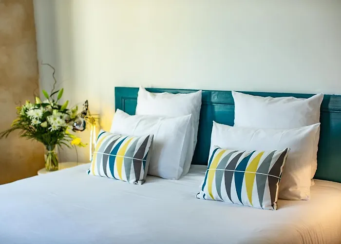 Hotel Le Castel Pierre - 7ch&7sdb Avec Clim, Piscine Xl, Salle Fitness Et Sauna Pour 18 Personnes Lagraulet-du-Gers