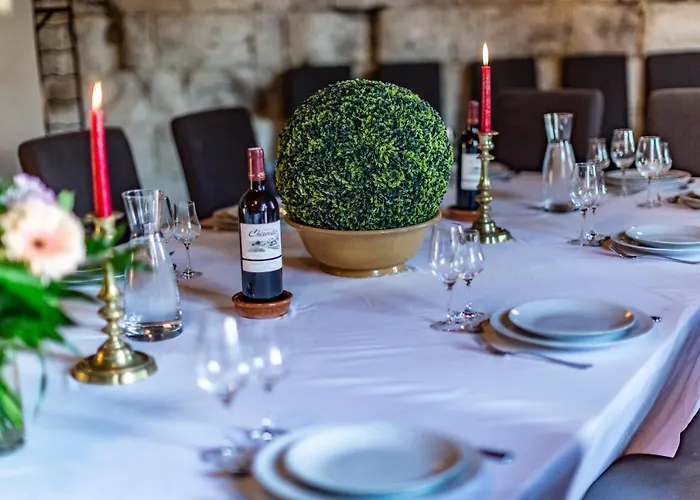 Hotel Le Castel Pierre - 7ch&7sdb Avec Clim, Piscine Xl, Ping-pong, Salle Fitness Et Sauna Pour 15 Personnes 4*