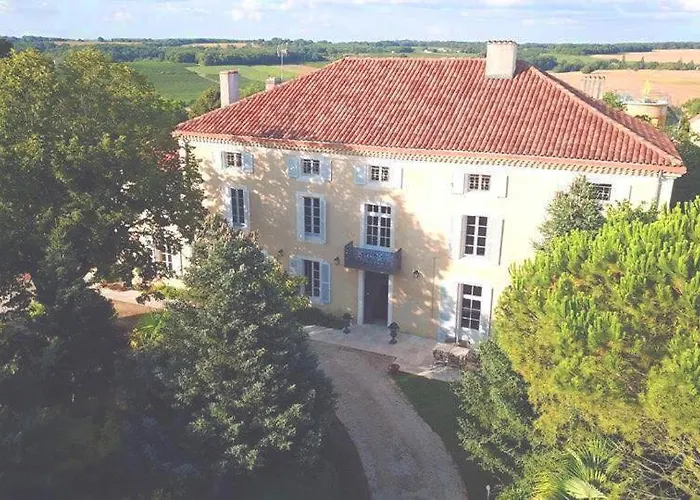 Hotel Le Castel Pierre - 7ch&7sdb Avec Clim, Piscine Xl, Salle Fitness Et Sauna Pour 18 Personnes 4*