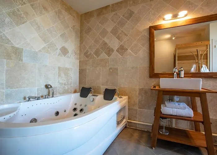 Le Castel Pierre - 7ch&7sdb Avec Clim, Piscine Xl, Salle Fitness Et Sauna Pour 18 Personnes